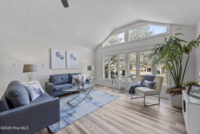 1206 Crows Nest Court, New Bern, NC 28560