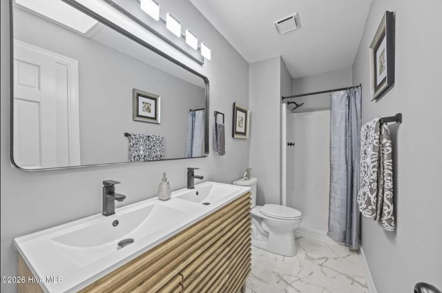 1206 Crows Nest Court, New Bern, NC 28560