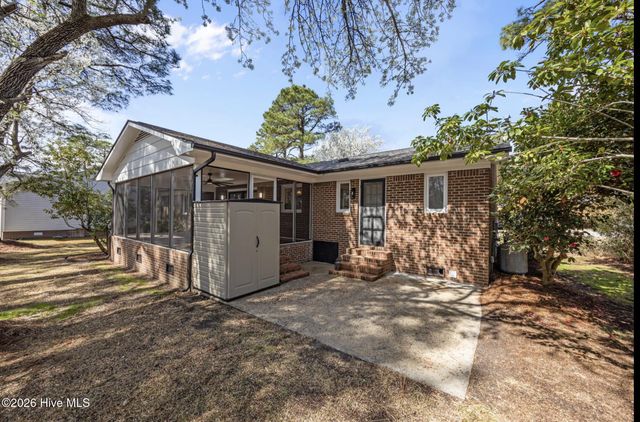 1206 Crows Nest Court, New Bern, NC 28560