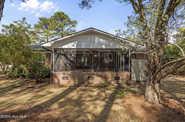 1206 Crows Nest Court, New Bern, NC 28560