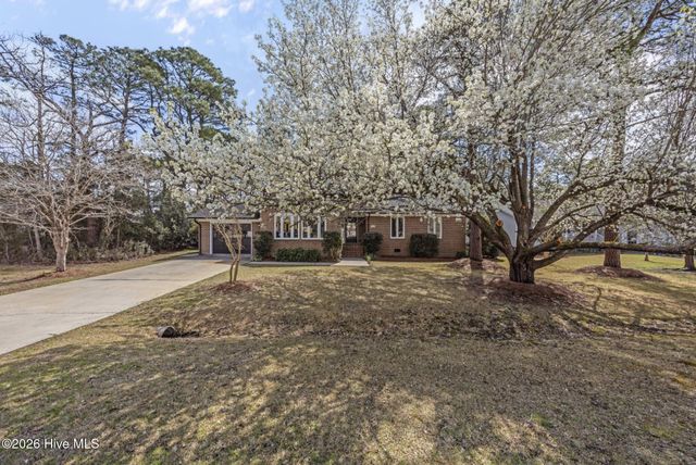 1206 Crows Nest Court, New Bern, NC 28560