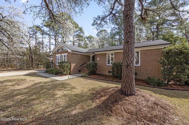 1206 Crows Nest Court, New Bern, NC 28560