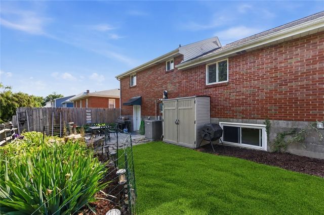 310 Summit Ave, Canonsburg, PA 15317