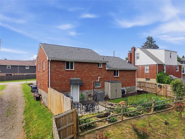310 Summit Ave, Canonsburg, PA 15317