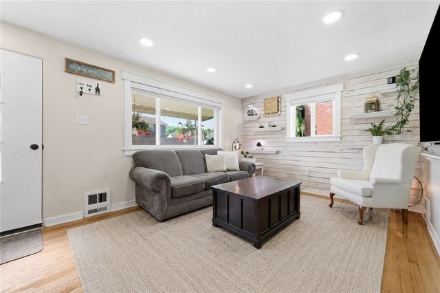 310 Summit Ave, Canonsburg, PA 15317
