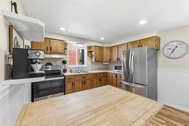 310 Summit Ave, Canonsburg, PA 15317