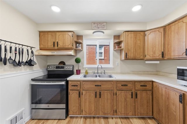310 Summit Ave, Canonsburg, PA 15317