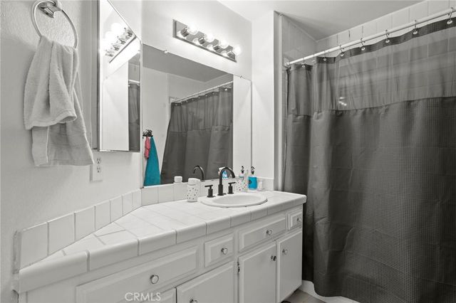13729 Doty, Hawthorne, CA 90250