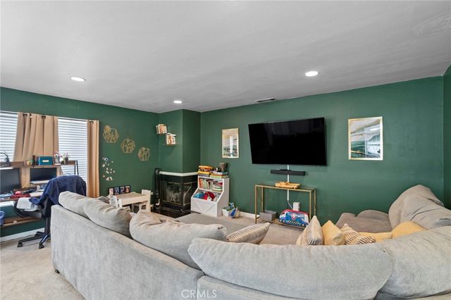 13729 Doty, Hawthorne, CA 90250