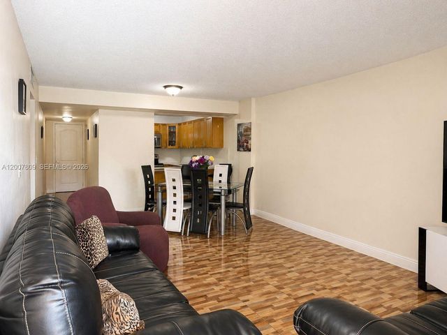 1910 W 56th St 3121B, Hialeah, FL 33012