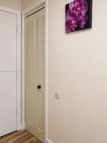 1910 W 56th St 3121B, Hialeah, FL 33012