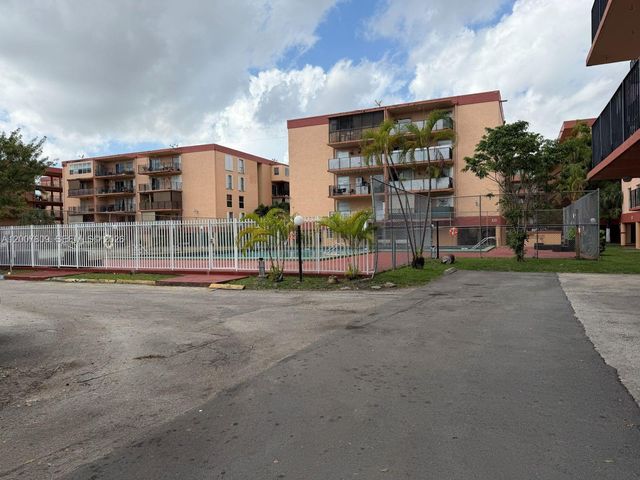1910 W 56th St 3121B, Hialeah, FL 33012