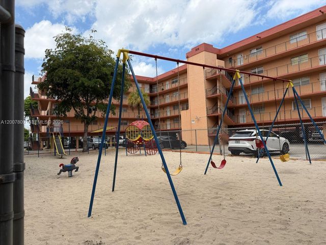 1910 W 56th St 3121B, Hialeah, FL 33012