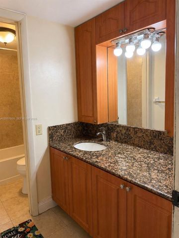 1910 W 56th St 3121B, Hialeah, FL 33012