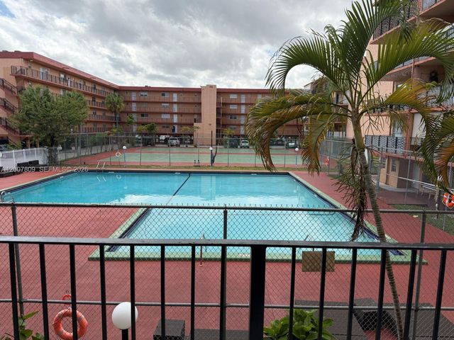 1910 W 56th St 3121B, Hialeah, FL 33012