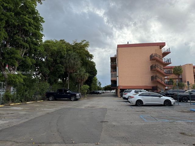 1910 W 56th St 3121B, Hialeah, FL 33012