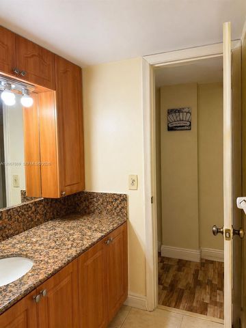 1910 W 56th St 3121B, Hialeah, FL 33012