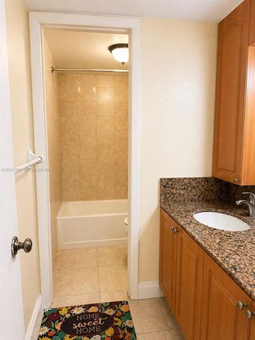 1910 W 56th St 3121B, Hialeah, FL 33012