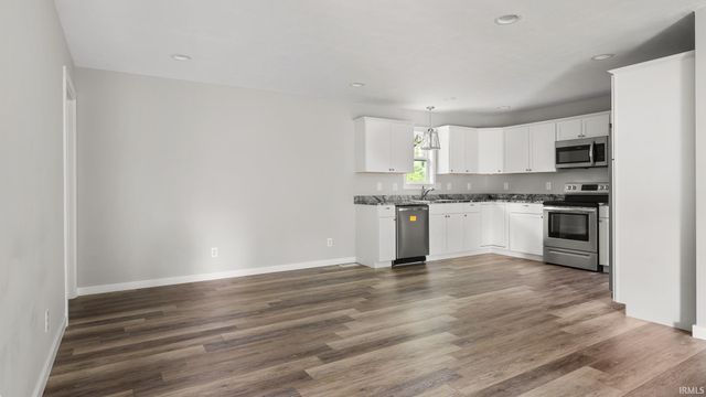 58 Sherwood Lane, Bedford, IN 47421
