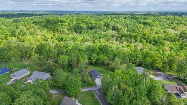 58 Sherwood Lane, Bedford, IN 47421