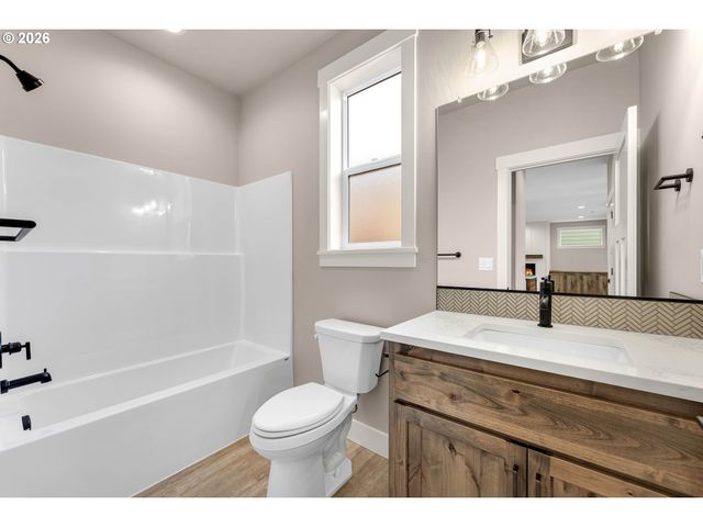912 Se 35TH St, Battle Ground, WA 98604