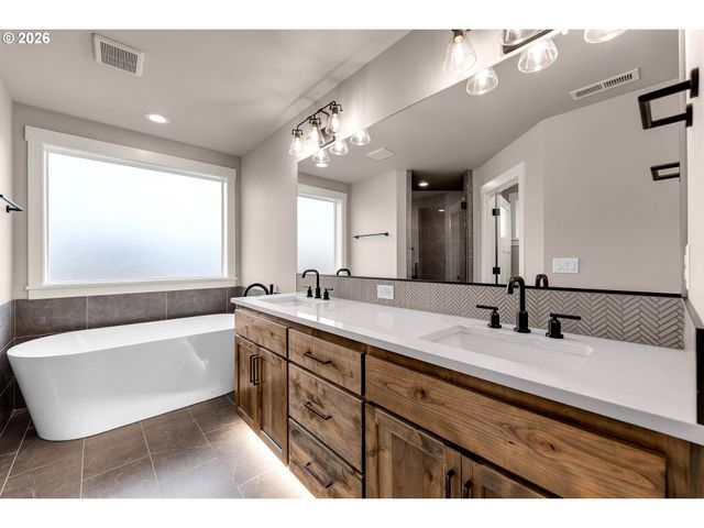 912 Se 35TH St, Battle Ground, WA 98604