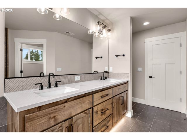 912 Se 35TH St, Battle Ground, WA 98604