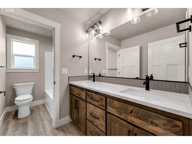 912 Se 35TH St, Battle Ground, WA 98604