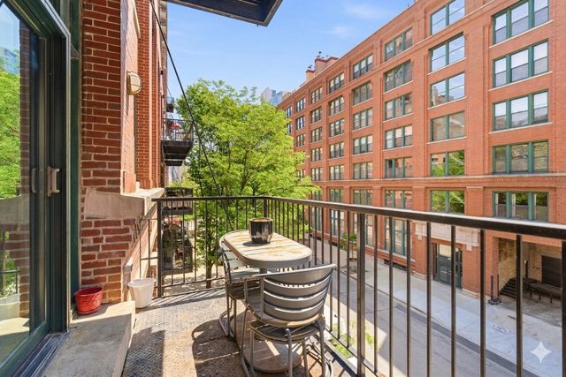 420 W Ontario Street 304, Chicago, IL 60654