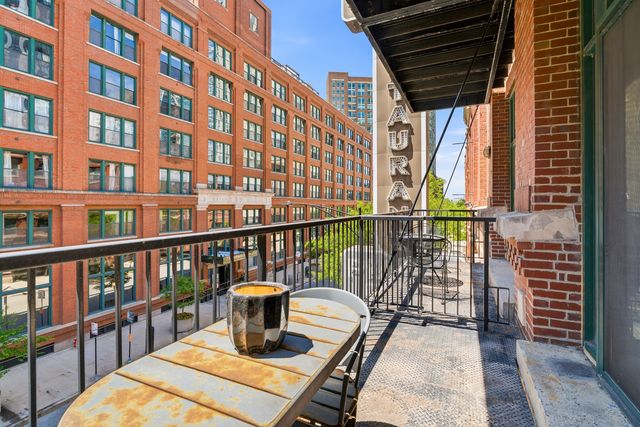 420 W Ontario Street 304, Chicago, IL 60654