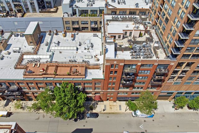 420 W Ontario Street 304, Chicago, IL 60654