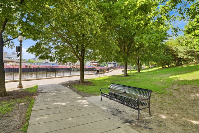 420 W Ontario Street 304, Chicago, IL 60654