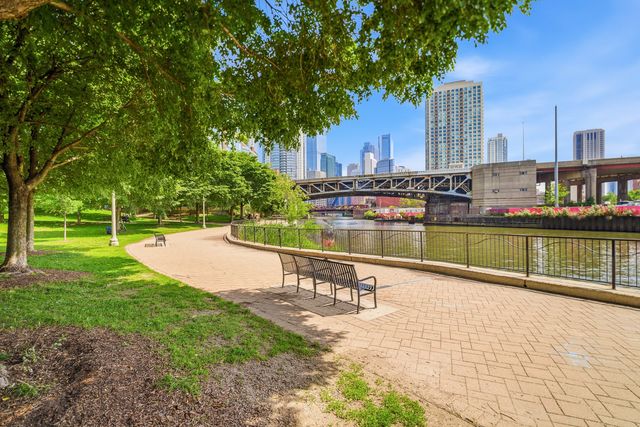 420 W Ontario Street 304, Chicago, IL 60654