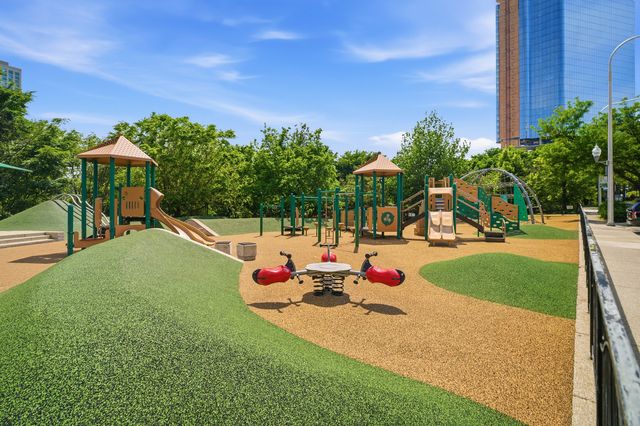 420 W Ontario Street 304, Chicago, IL 60654