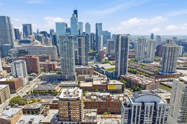 420 W Ontario Street 304, Chicago, IL 60654
