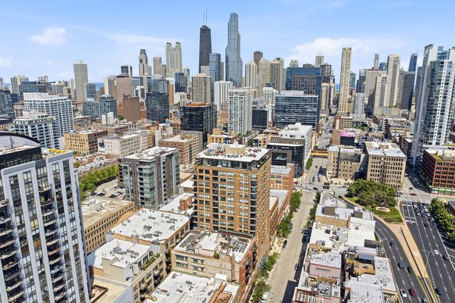 420 W Ontario Street 304, Chicago, IL 60654