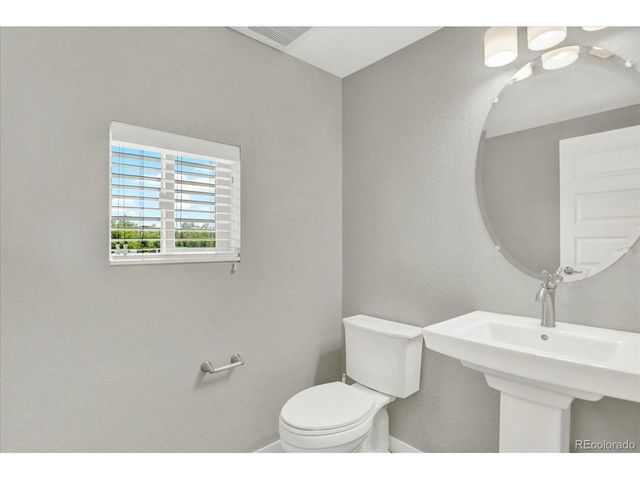4920 Valentia St, Denver, CO 80238