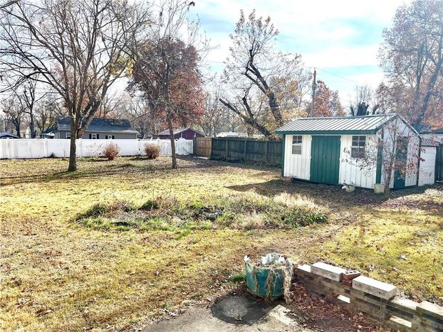 1128 N Clay Street, Nevada, MO 64772