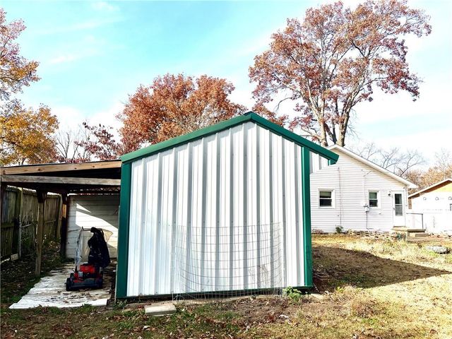 1128 N Clay Street, Nevada, MO 64772