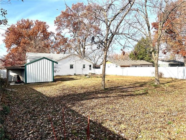 1128 N Clay Street, Nevada, MO 64772