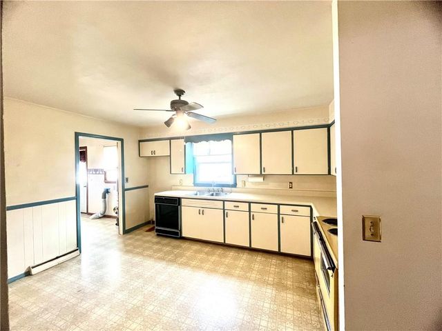 1128 N Clay Street, Nevada, MO 64772