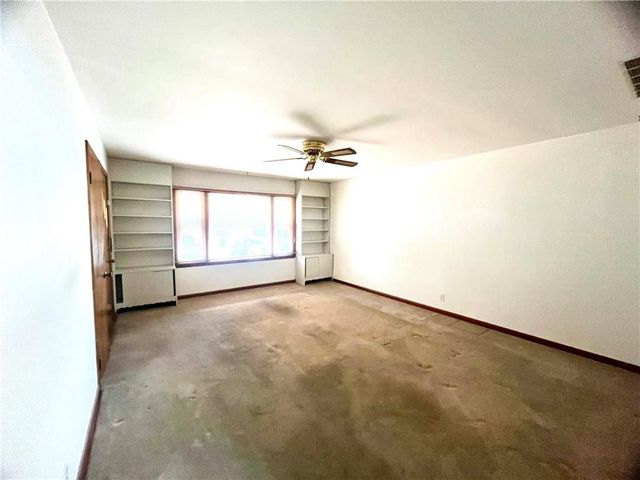 1128 N Clay Street, Nevada, MO 64772