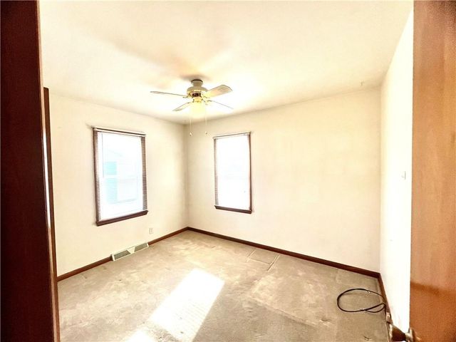 1128 N Clay Street, Nevada, MO 64772