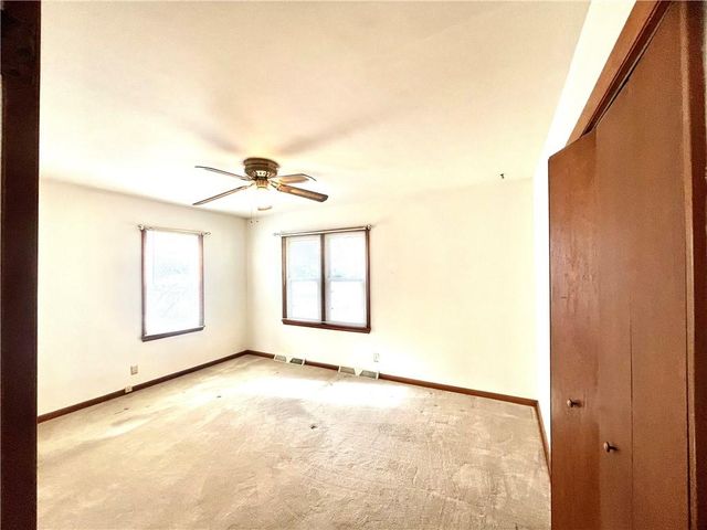 1128 N Clay Street, Nevada, MO 64772