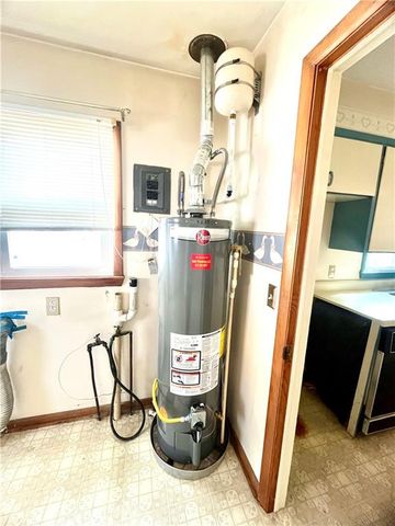 1128 N Clay Street, Nevada, MO 64772