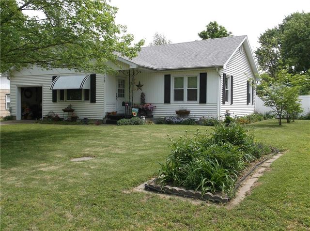 1128 N Clay Street, Nevada, MO 64772