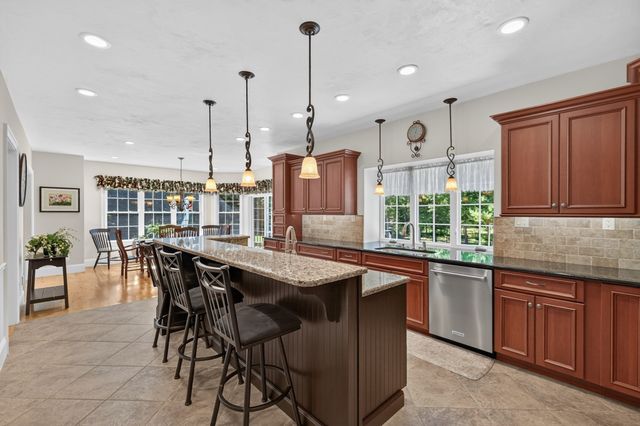 394 Purchase St, Easton, MA 02334