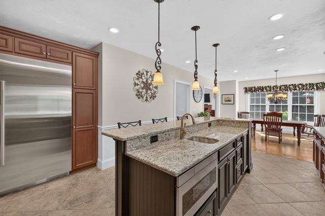 394 Purchase St, Easton, MA 02334