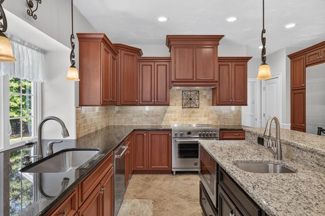 394 Purchase St, Easton, MA 02334