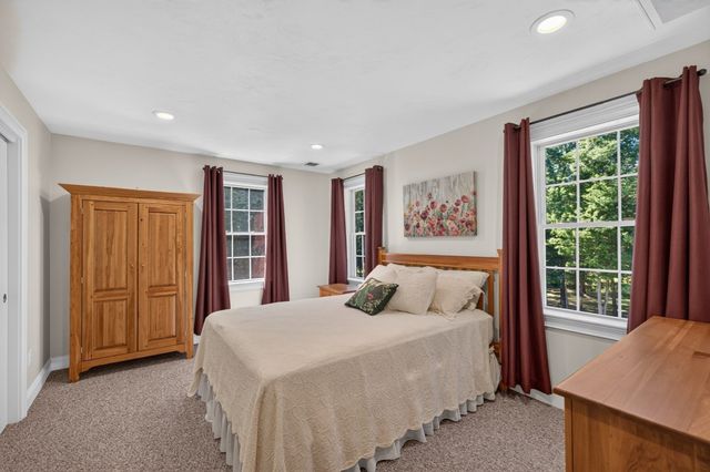 394 Purchase St, Easton, MA 02334